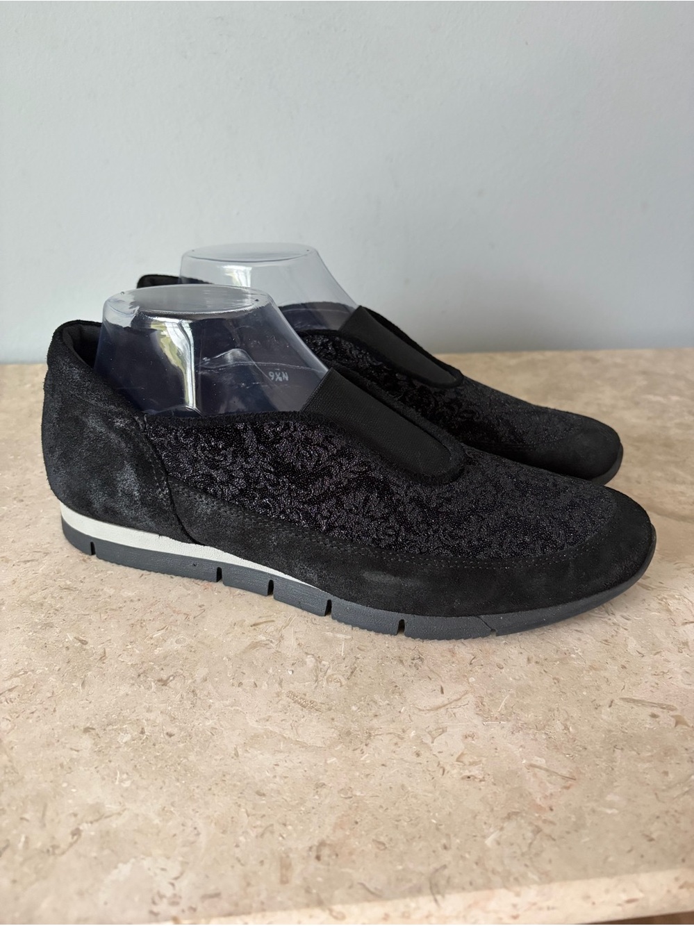 Sesto Meucci Loafer Sneaker Women’s 9.5N Black Leather Slip On Brocade Shoes